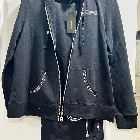 New beautiful BCBG suit with diamond studs.😍. Size XL - Picture 9 of 11